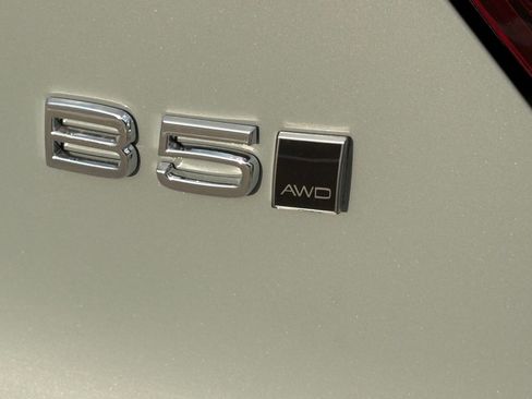 New 2026 Volvo XC40 B5 Plus w/ Protection Package Premier image 6