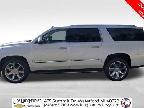 Certified 2016 Cadillac Escalade ESV Luxury image 5
