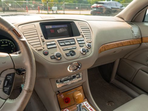 Used 2002 INFINITI Q45 image 16