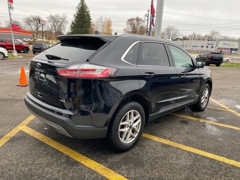 Used 2024 Ford Edge SEL w/ Convenience Package image 5