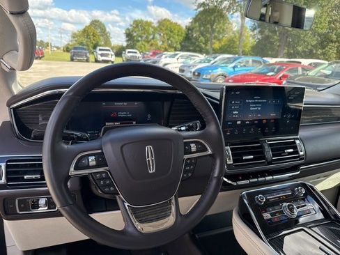 Used 2024 Lincoln Navigator Black Label image 23