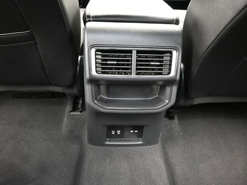 Used 2024 Volkswagen Atlas Cross Sport SE image 35