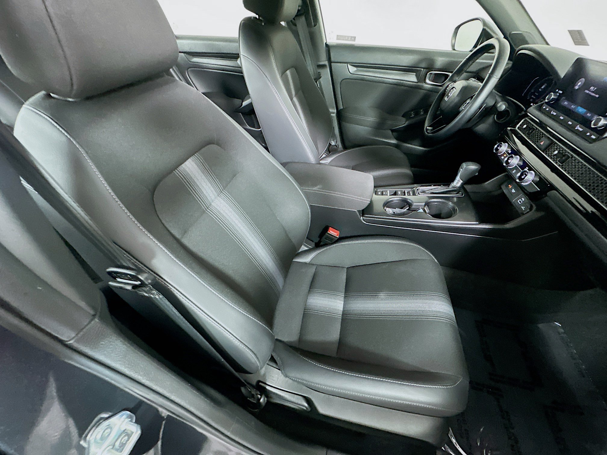Used 2024 Honda Civic Sport image 28