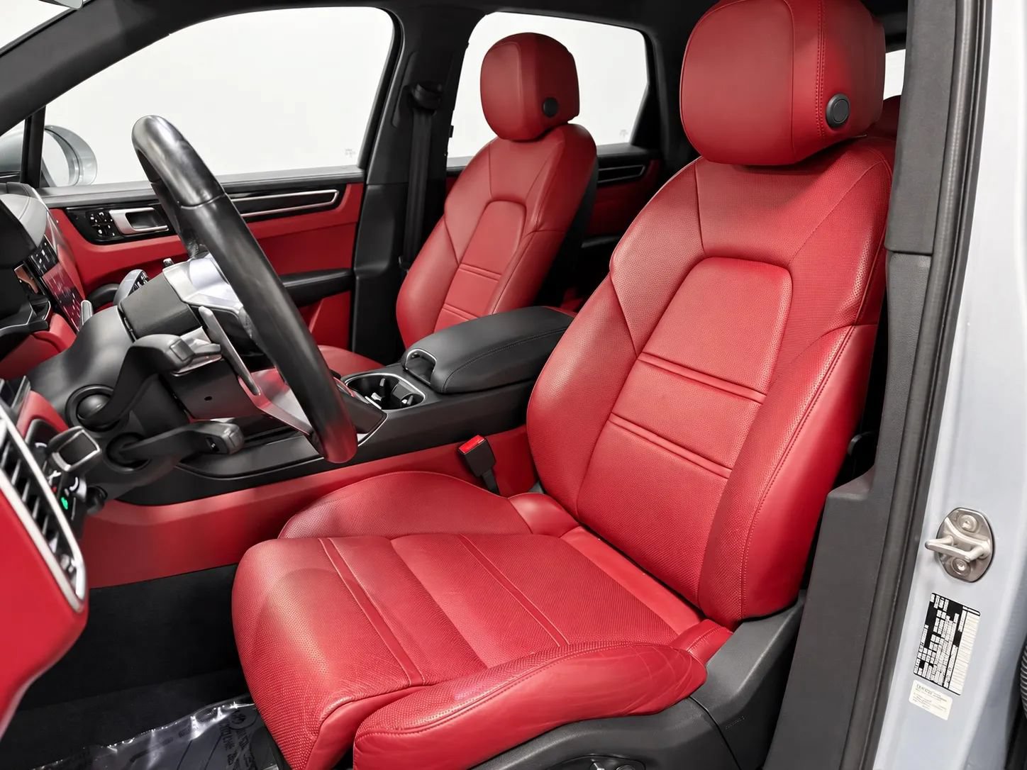 Used 2021 Porsche Cayenne GTS AWD/4WD image 12