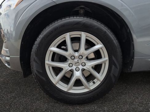 Used 2019 Volvo XC60 T5 Momentum image 9