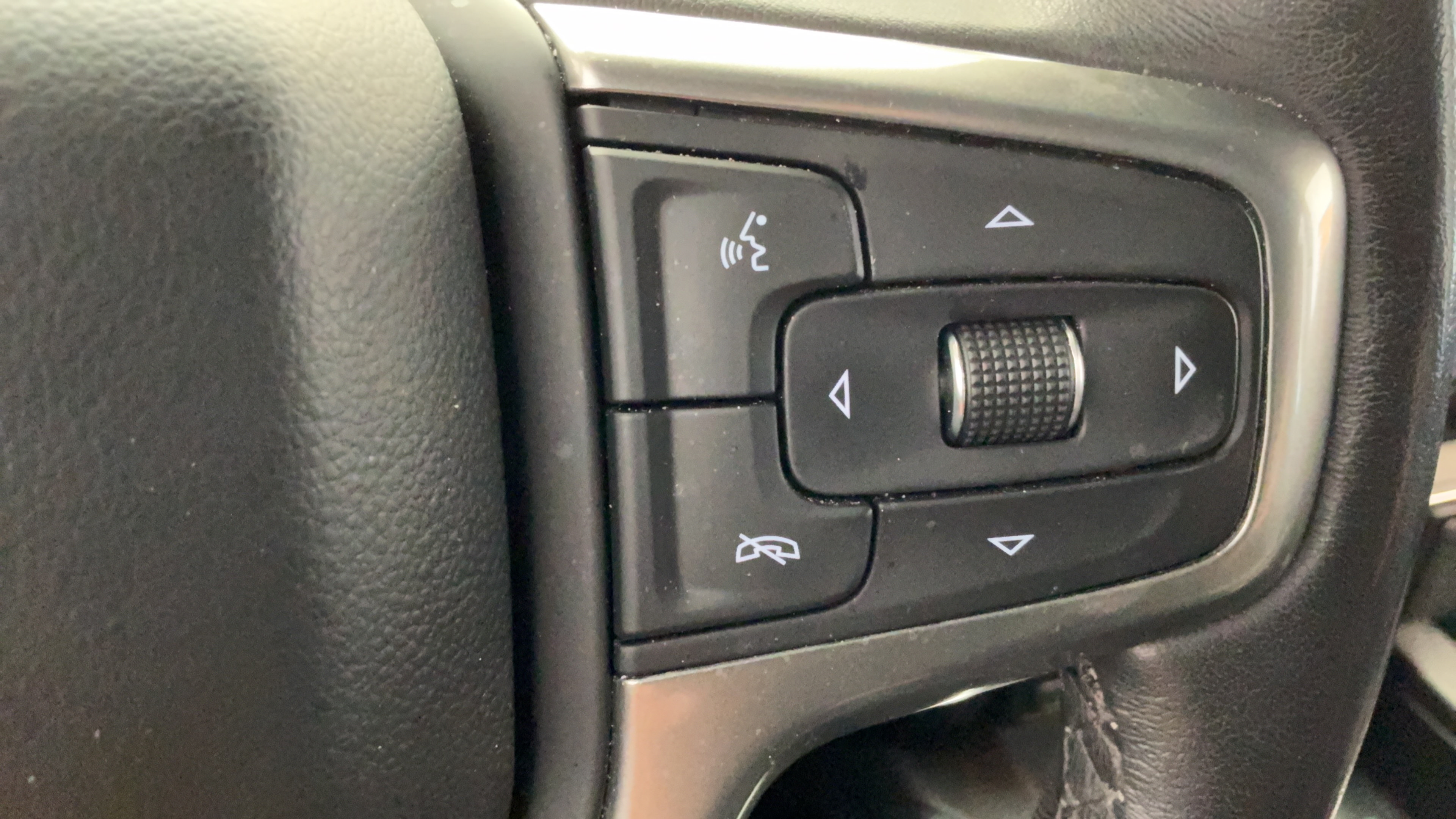 Used 2021 Chevrolet Silverado 1500 LT Trail Boss w/ Bed Protection Package AWD/4WD image 19