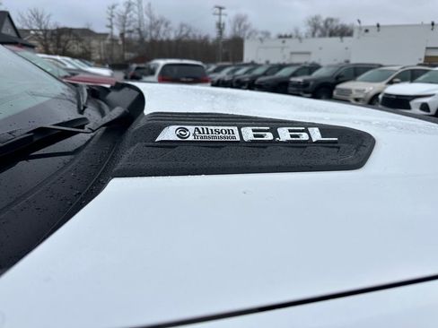 Used 2025 Chevrolet Silverado 2500 Custom w/ Custom Value Package image 32