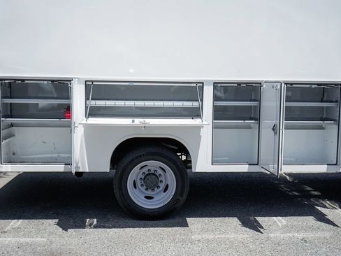 Used 2024 Ford F450 XL w/ XL Chrome Package RWD image 12