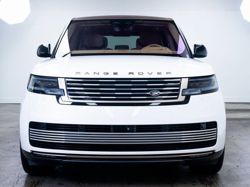 Used 2023 Land Rover Range Rover SV AWD/4WD image 2