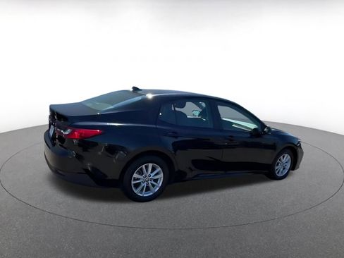 Used 2025 Toyota Camry LE image 13