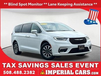 Used 2022 Chrysler Pacifica Touring-L