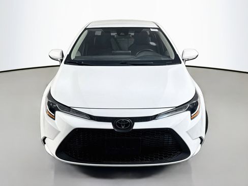 Used 2022 Toyota Corolla L FWD image 2