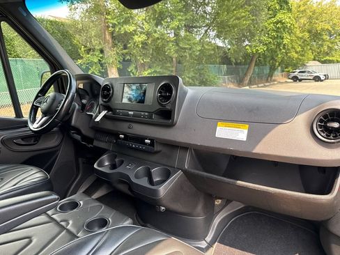 Used 2022 Mercedes-Benz Sprinter 3500 image 22