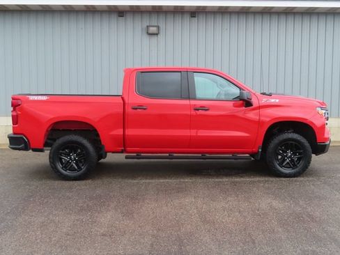 Used 2025 Chevrolet Silverado 1500 Custom Trail Boss AWD/4WD image 2