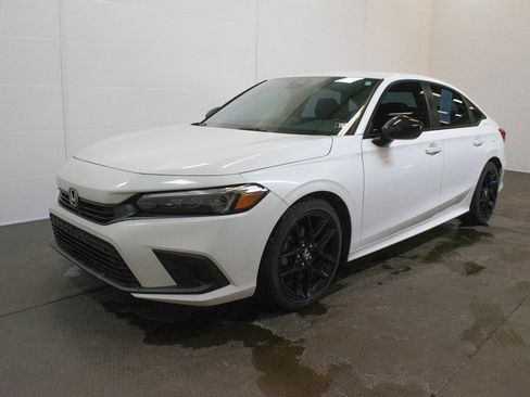 Used 2023 Honda Civic Sport image 8