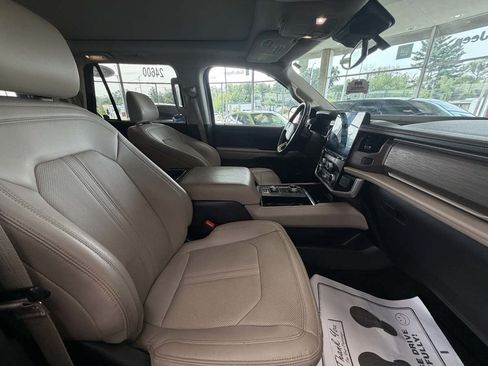 Used 2024 Ford Expedition Max Limited AWD/4WD image 35