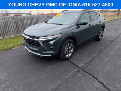 Used 2025 Chevrolet Trax LT