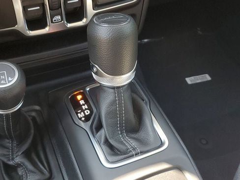 New 2025 Jeep Gladiator Sport image 35