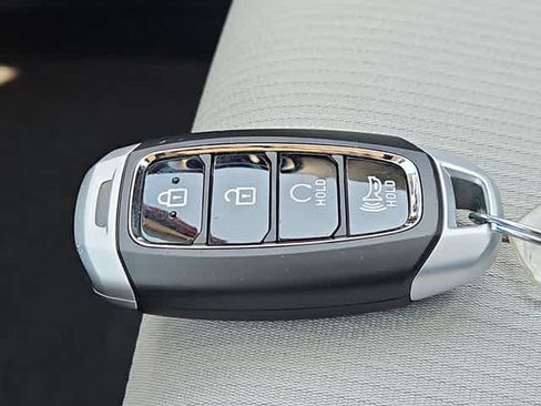Used 2024 Hyundai Venue SEL FWD image 29