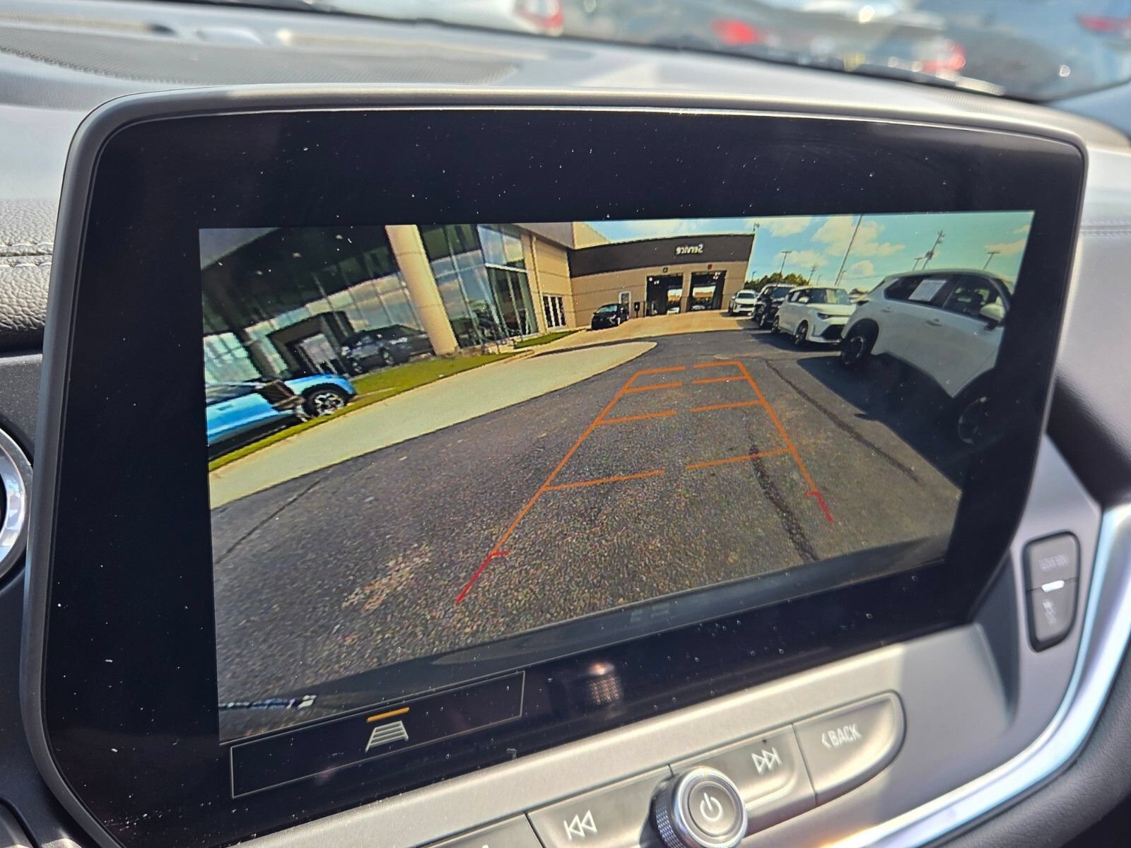Used 2025 Chevrolet Blazer LT FWD image 19
