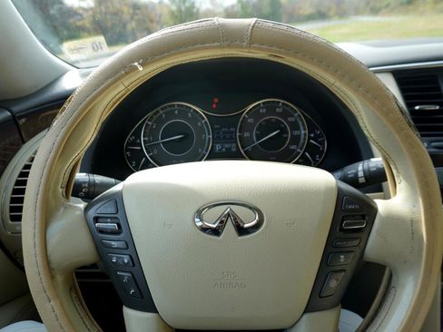 Used 2011 INFINITI QX56 2WD w/ Deluxe Touring Pkg image 33