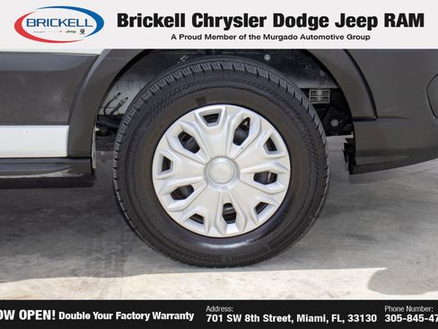 Used 2023 Ford E-Transit Medium Roof image 35