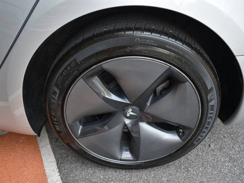 Used 2018 Tesla Model 3 Long Range AWD/4WD image 46