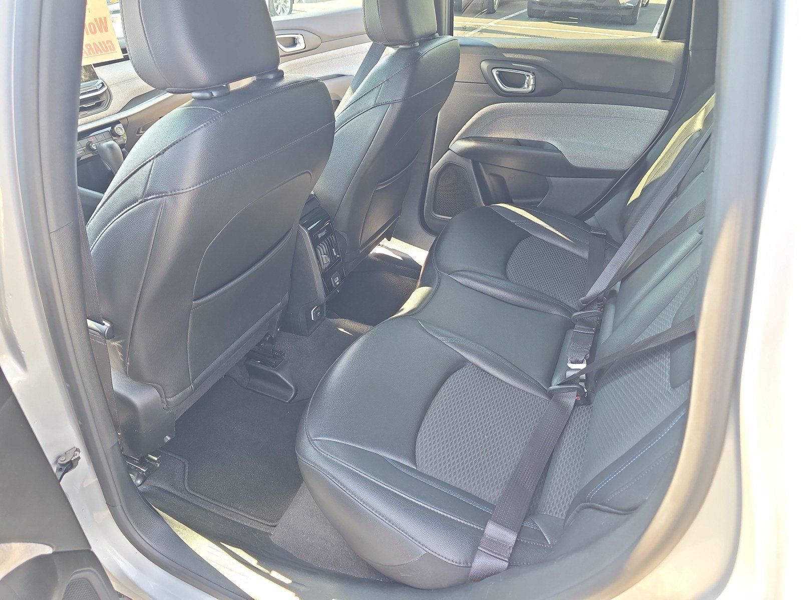 Used 2024 Jeep Compass Latitude AWD/4WD image 16