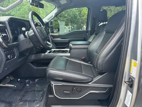 Used 2024 Ford F250 Lariat w/ Black Appearance Package AWD/4WD image 11