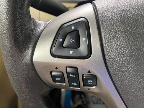 Used 2018 Ford Taurus SEL w/ Equipment Group 201A AWD/4WD image 18