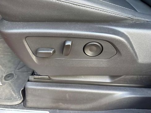 Used 2024 Chevrolet Silverado 1500 LT w/ Leather Package RWD image 33