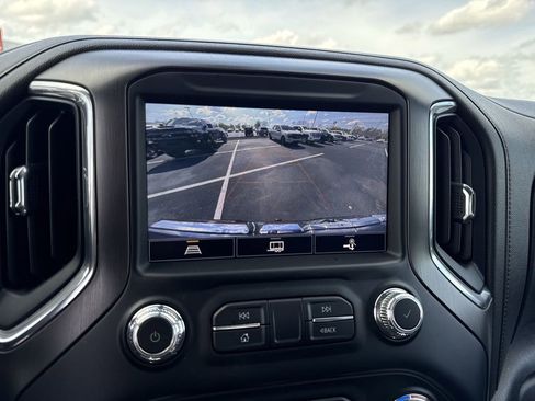 Used 2022 GMC Sierra 1500 AT4 w/ AT4 Premium Package AWD/4WD image 17