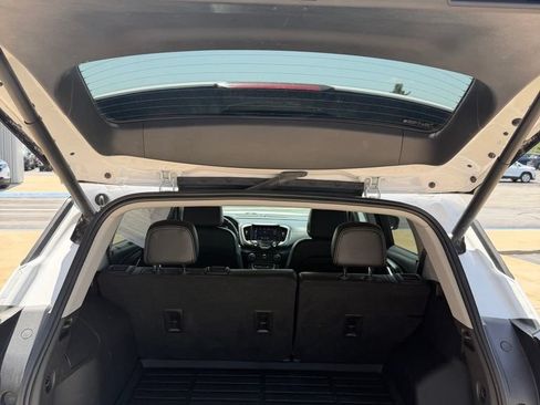 Used 2022 GMC Terrain SLT FWD image 9