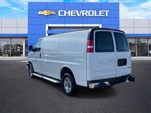 Used 2024 GMC Savana 2500 w/ Driver Convenience Package image 5