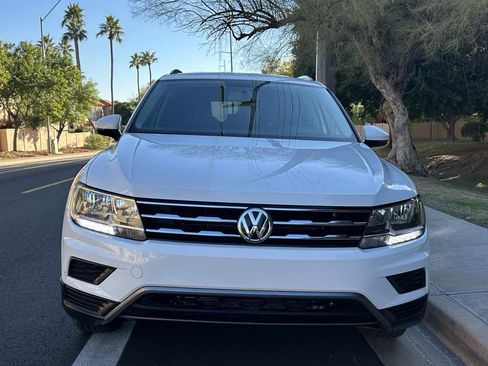 Used 2018 Volkswagen Tiguan S image 3