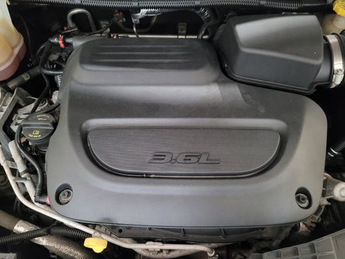 Used 2021 Chrysler Voyager Lxi FWD image 30
