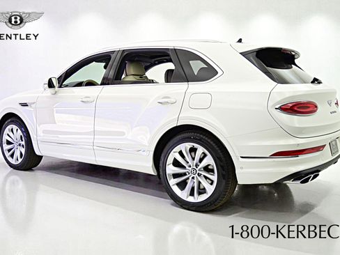 New 2025 Bentley Bentayga Plug-In Hybrid image 11