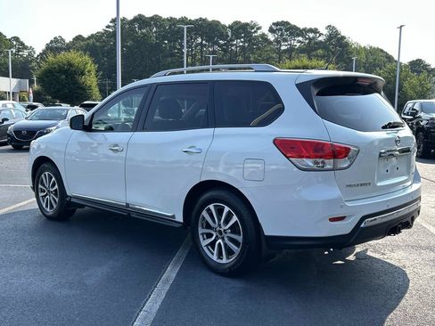 Used 2015 Nissan Pathfinder SL w/ SL Premium Package FWD image 4