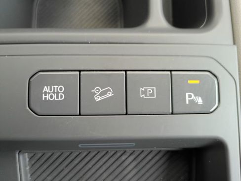 Used 2025 Kia EV9 Wind image 50