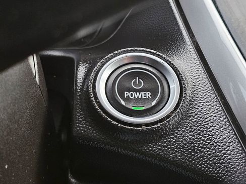 Used 2022 Chevrolet Bolt EUV LT w/ Convenience Package image 24