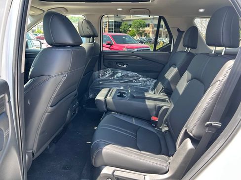 New 2026 Honda Pilot Touring image 9