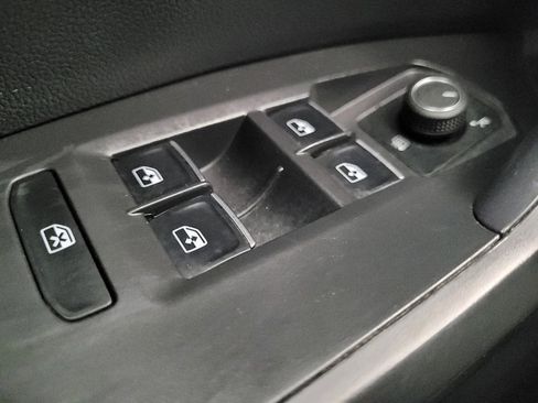 Used 2024 Volkswagen Jetta SE w/ Panoramic Sunroof Package image 27