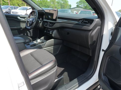 Used 2024 Ford Escape ST-Line w/ Tech Pack #1 AWD/4WD image 31