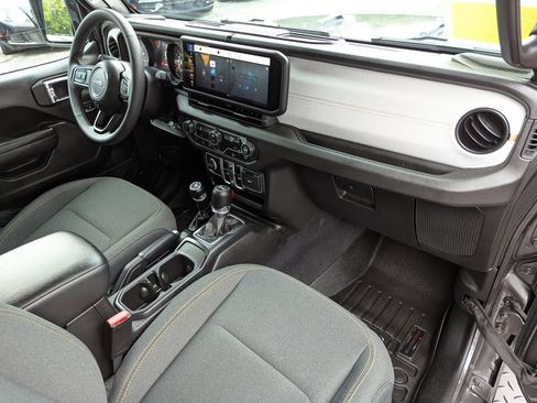 Used 2025 Jeep Wrangler Unlimited Sport AWD/4WD image 31