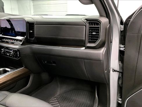 Used 2023 Chevrolet Silverado 1500 LT Trail Boss w/ LT Trail Boss Premium Package AWD/4WD image 18