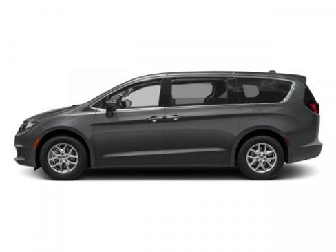 Used 2017 Chrysler Pacifica Touring image 6