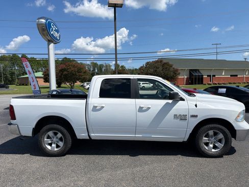 Used 2019 RAM 1500 Classic SLT w/ Protection Group AWD/4WD image 2