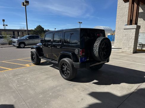 Used 2018 Jeep Wrangler Unlimited Sahara image 6