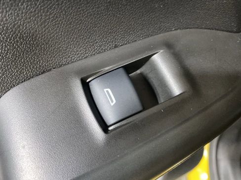 Used 2024 Chevrolet TrailBlazer RS w/ Convenience Package image 27