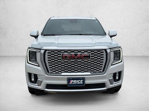 Used 2024 GMC Yukon Denali w/ Advanced Technology Package AWD/4WD image 9